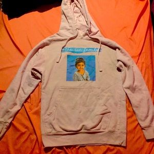 I’m selling a ace family sweater of Elle mc broom